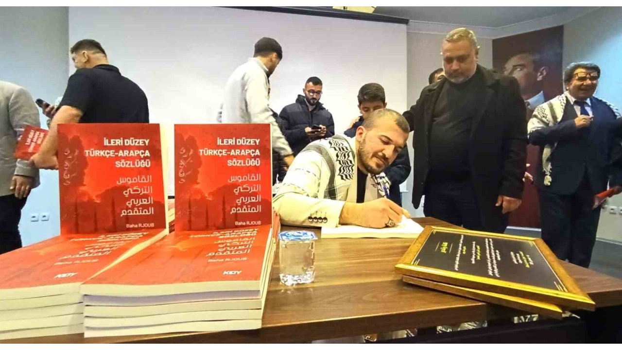 Filistinli Dr. Baha Rjoub’dan ’ileri Düzey Türkçe-arapça’ Sözlük