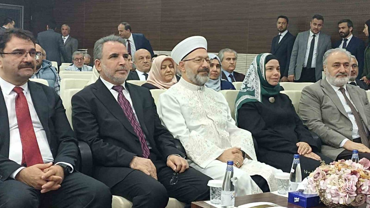 Erbaş: "Yalnızlık, Bakanlığı Kurulacak Kadar Tehlike Arz Etmeye Başlamış"