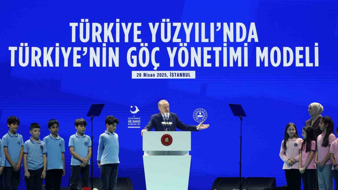 Cumhurbaşkanı Erdoğan "Türkiye’de Toplam 4 Milyon 33 Bin Göçmen Var"