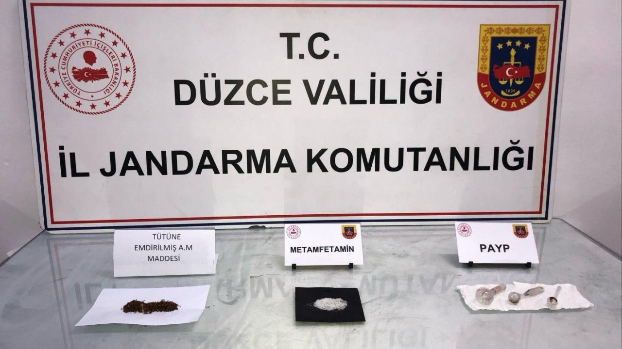 Uyuşturucuyu Elleriyle Jandarmaya Teslim Etti