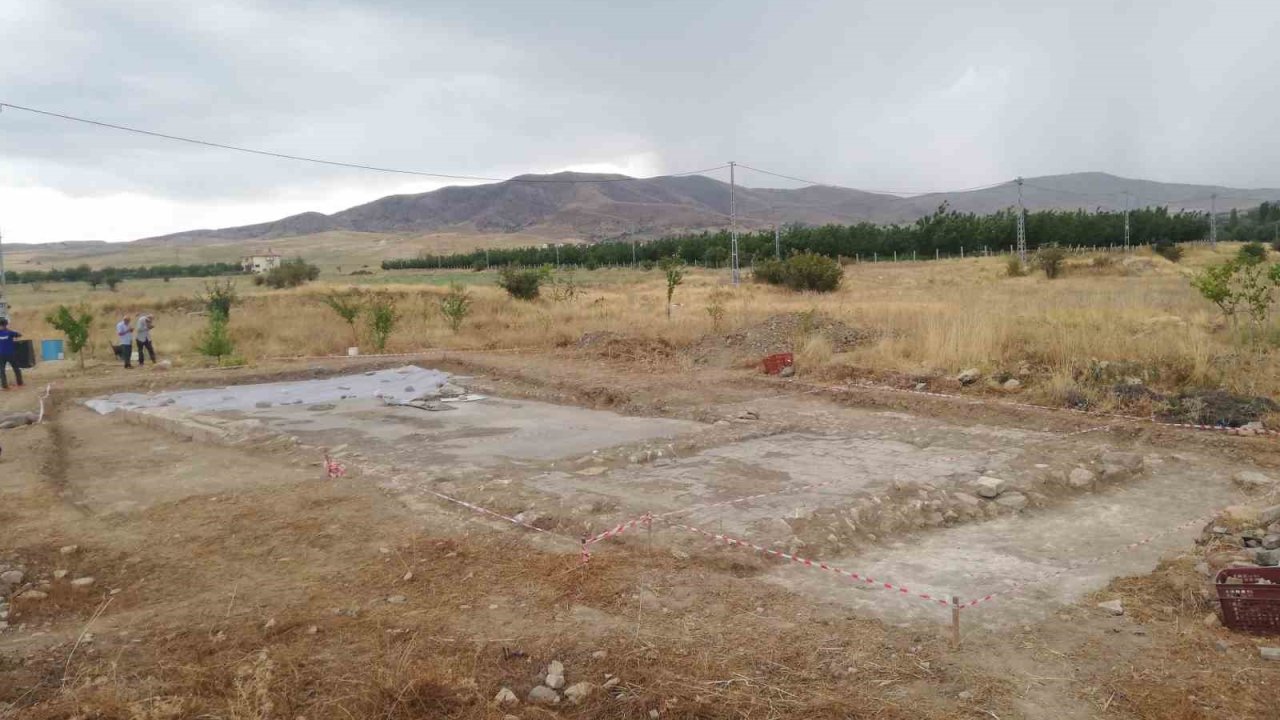 Eti Bakır,  Elazığ’daki Salkaya Kazılarına Destek Oldu