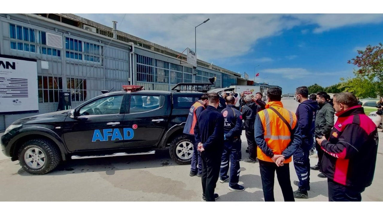 Yalova’da Bir Firmada Yere Dökülen Kimyasal Madde İmha Edildi