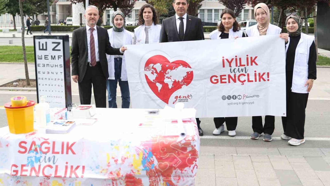 Düzce’de Sağlıkçılar Sokağa İndi